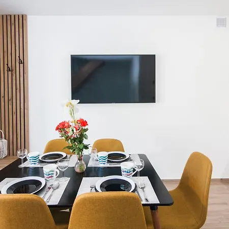 ホリデーパーク Osrodek Wczasowy Kala ポビエロボ